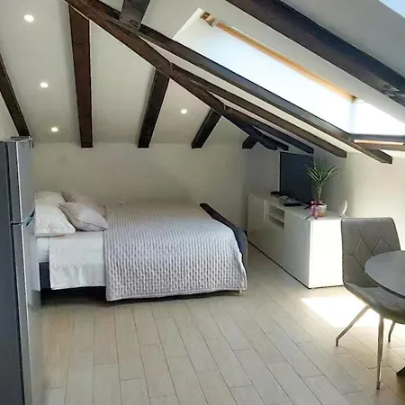 Urban Charming Attic *