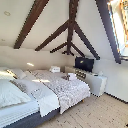 Apartament Urban Charming Attic