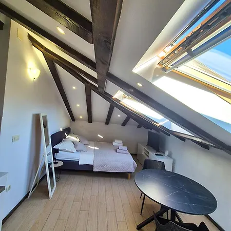 Apartament Urban Charming Attic *